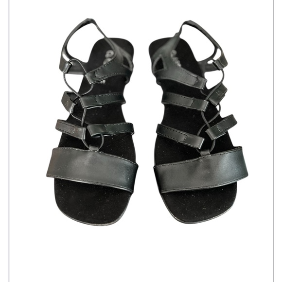 Classique‎ Harper Black Women's Size 7 Stretch Upper 1 1/4" Heel Sandals New - Picture 1 of 11